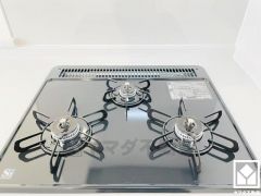 効率的な調理で週末の作り置きも時短可能な3口コンロ。