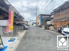 前道も広く、車も止めやすい駐車スペースです