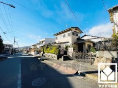 ゆったりとした道路幅があり車を選ばないのでお友達やお客様も訪れやすい環境です