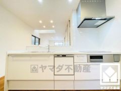対面式キッチンなのでご家族とお話しながら家事ができます。
