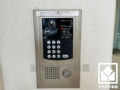 オートロックが備わっているので、防犯面に配慮されています。